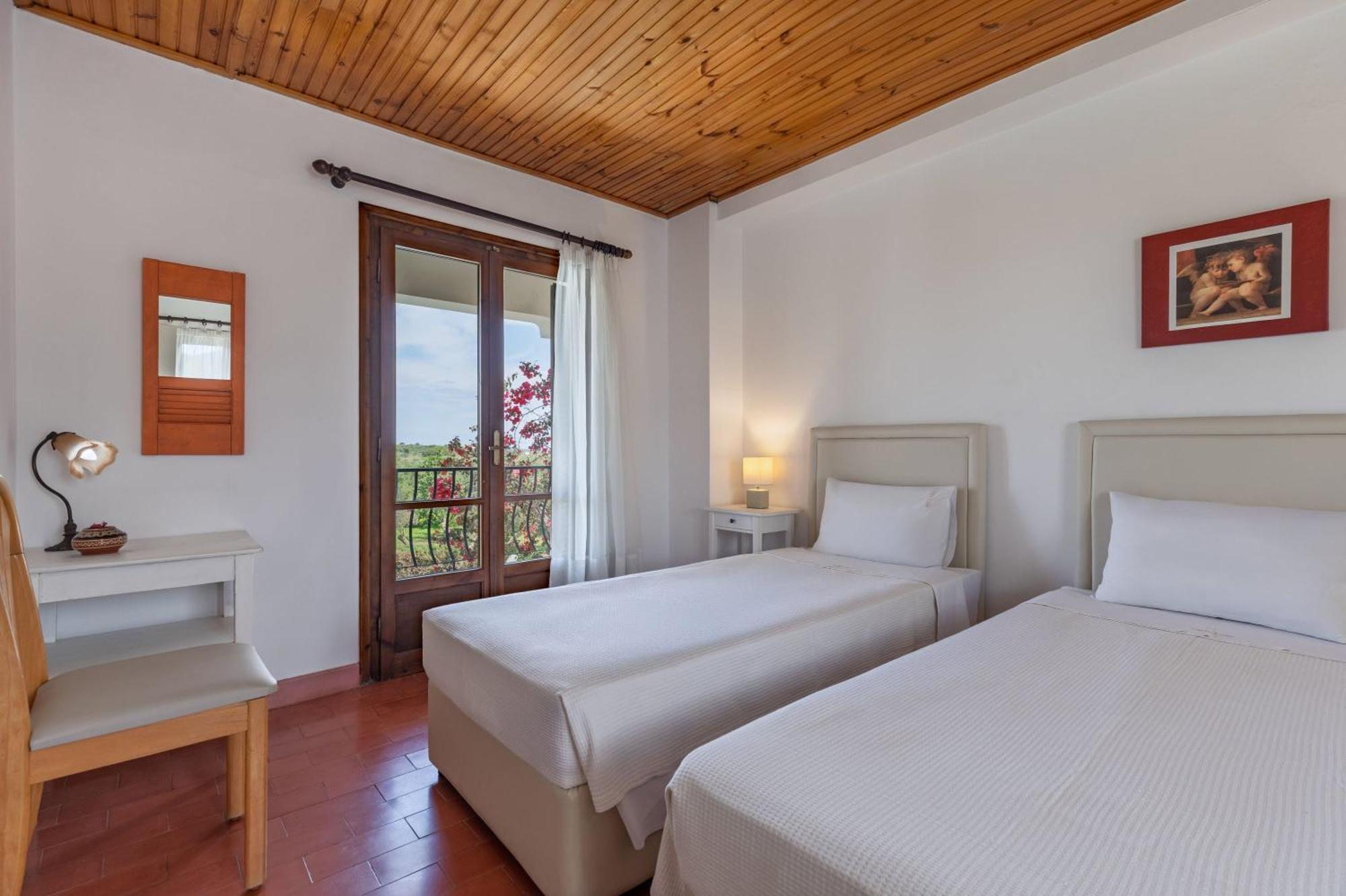 Villa Lola - 3 Bedrooms & Private Pool Lithakia  المظهر الخارجي الصورة