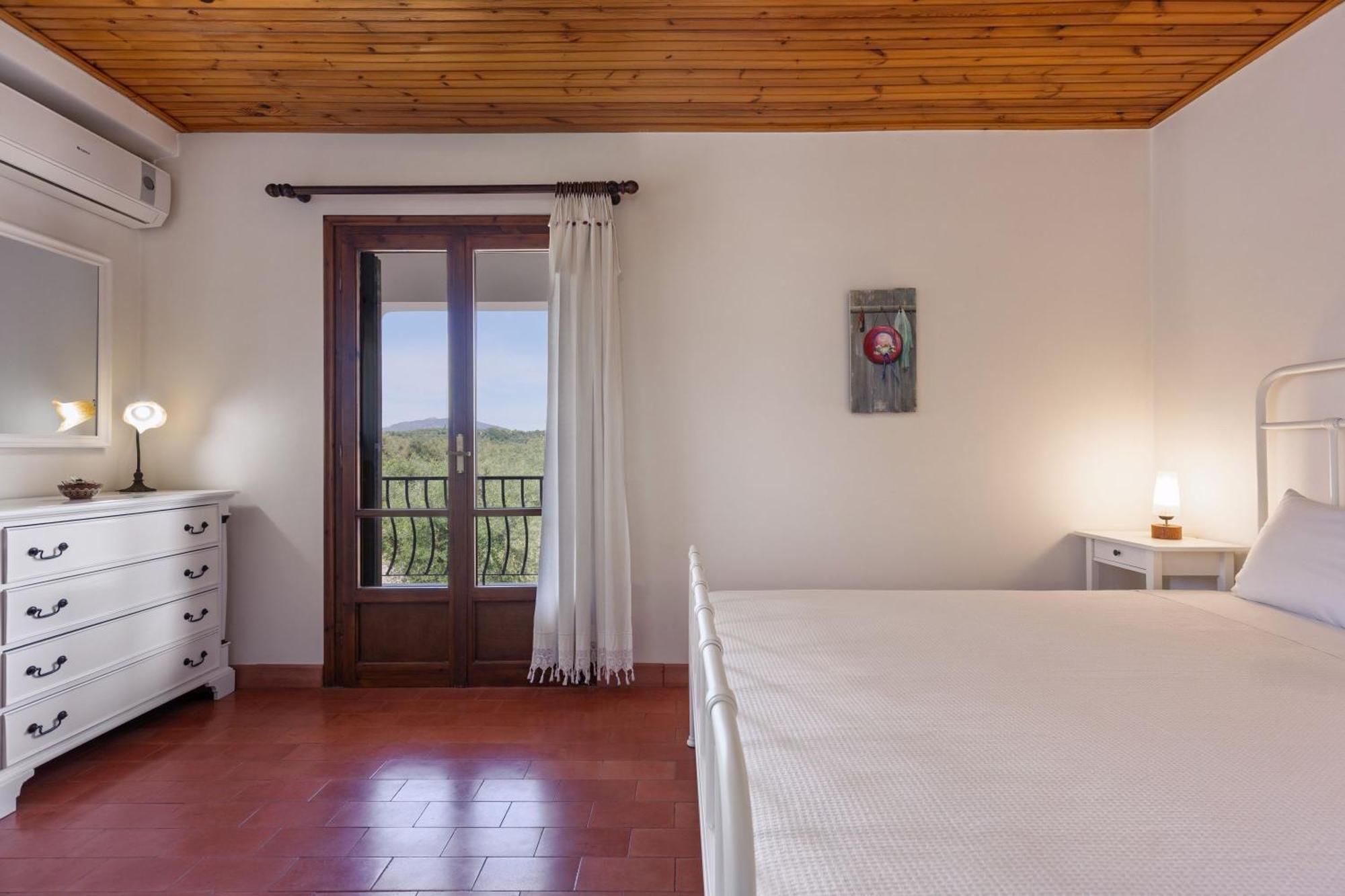 Villa Lola - 3 Bedrooms & Private Pool Lithakia  المظهر الخارجي الصورة