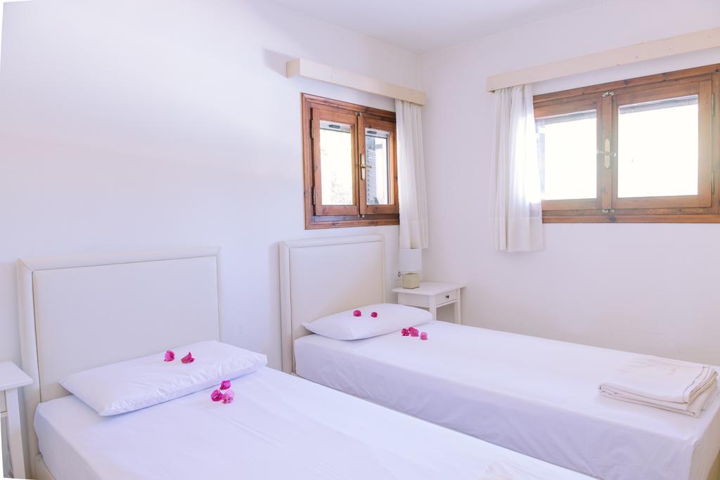 Villa Lola - 3 Bedrooms & Private Pool Lithakia  المظهر الخارجي الصورة